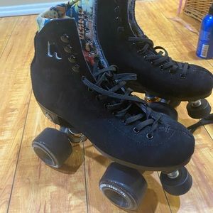 Black Moxy Lolly Classic Skates size 6